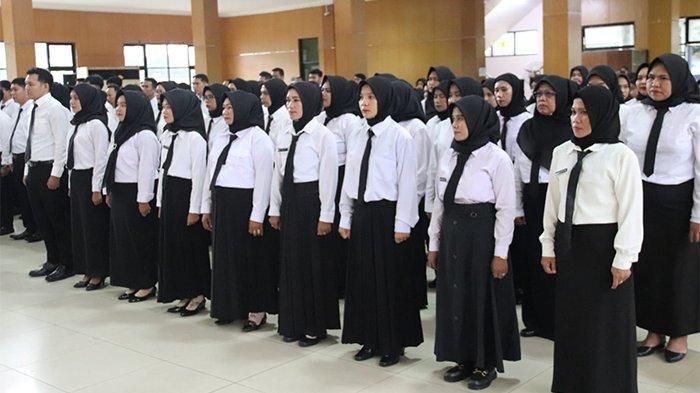 Pelantikan PPPK Pemkab Belitung formasi 2023 di Gedung Serbaguna Pemkab Belitung, Rabu (27/3/2024).