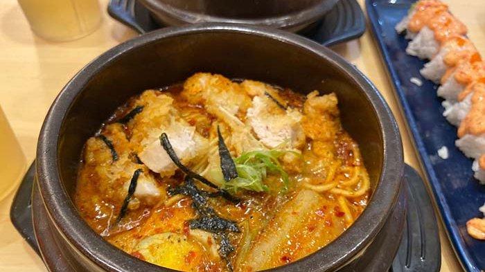 Menu ala Jepang di Ramen 1 Transmart Pangkalpinang di Bangka Belitung.