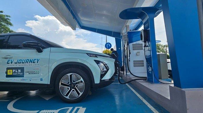Kegiatan EV Journey ini merupakan salah satu upaya PLN Icon Plus membangun ekosistem kendaraan listrik di Indonesia, sekaligus menegaskan bahwa infrastruktur pendukung telah siap untuk mendorong masyarakat beralih ke energi hijau - Jakarta Menuju Mandalika, Event EV Journey Experience Buktikan Kesiapan Ekosistem Kendaraan Listrik.
