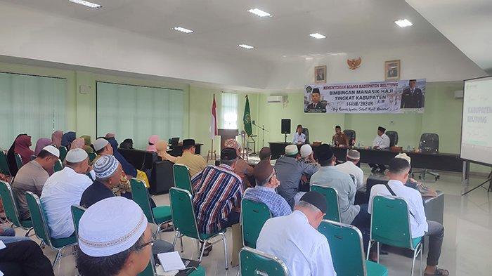 Kegiatan bimbingan manasik haji di Gedung PLHUT Kemenag Belitung, Senin (6/5/2024).