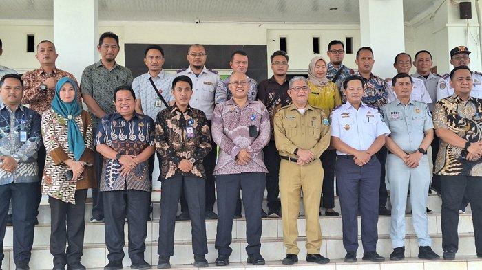 Peserta Rakor BPTD Babel bersama Dinas Perhubungan se-Babel berfoto bersama, Selasa (28/5/2024)