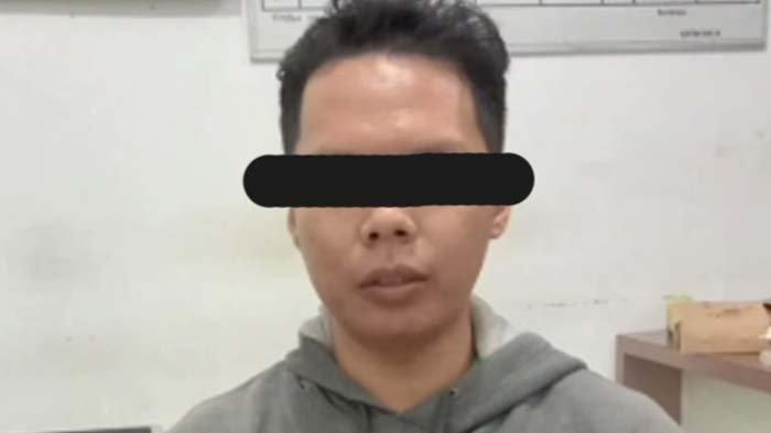 Pelaku MR yang mencuri celana dalam mantan bapak kos di Surabaya.