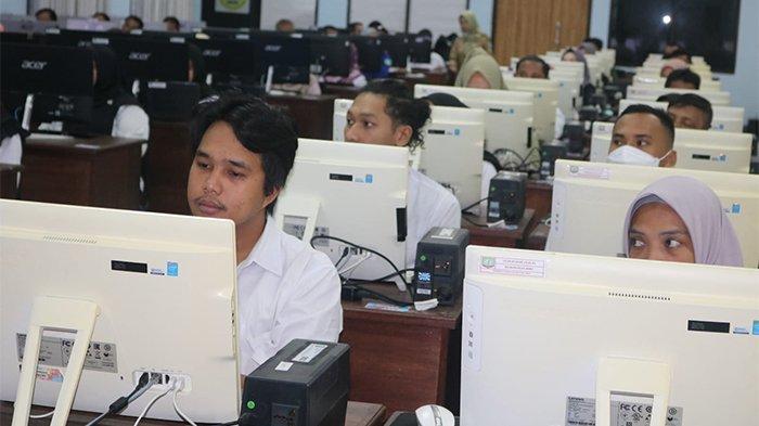 Kisah Pasangan di Belitung Timur Lulus PPPK 2024, Dari Sapu ke Komputer