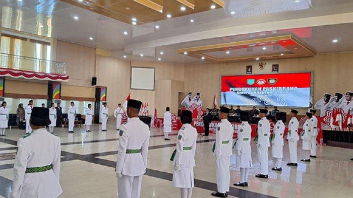 Pengukuhan Paskibra Belitung Timur 2024 di Auditorium Zahari MZ, Belitung Timur, Kamis (15/8/2024).