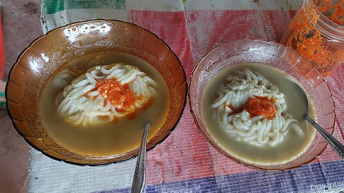 Lakso Habang yang dijual pedagang di sekitar Kota Toboali, Bangka Selatan.