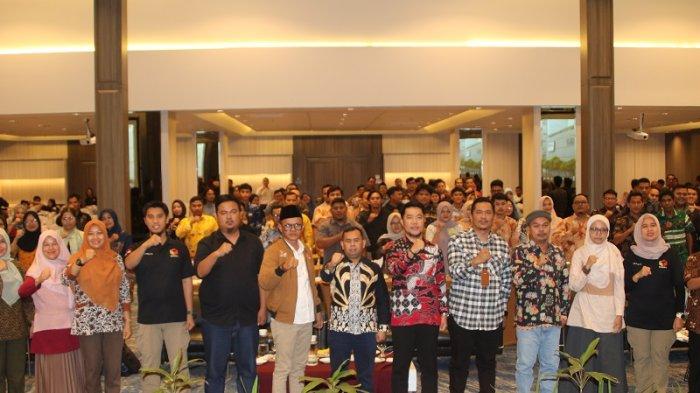 Bawaslu Provinsi Kepulauan Bangka Belitung menggelar rapat kerja teknis (rakernis) hasil pengawasan pemungutan dan penghitungan suara dalam rangka menghadapi perselisihan hasil pemilihan di Mahkamah Konstitusi pada Jumat (20/12/2024). 