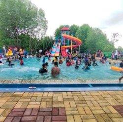 Waterboom Desa Mekar Jaya Padat Pengunjung - Posbelitung.co