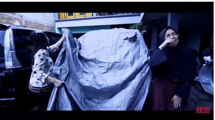 Ria Ricis Minta Mobil ke Ayu Ting Ting, Dikasihnya Mobil Antik Seharga ...