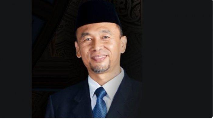 Dani Hamdani. Ulama kharismatik Bengkulu dan juga tokoh pendidikan.