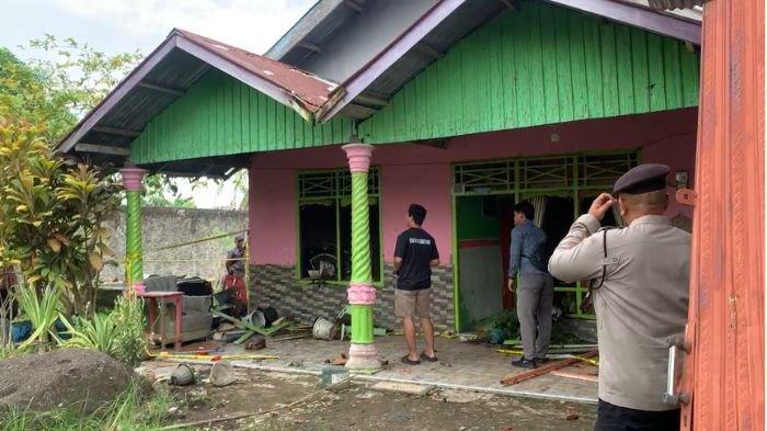 PEMBUNUHAN DI BENGKULU - Foto rumah pelaku PT yang bunuh dua anak di Bengkulu, di bagian depan