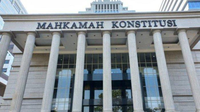 Mahkamah Konstitusi.