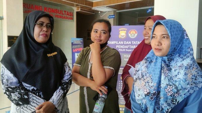 Orang tua korban saat melaporkan kejadian percobaan penculikan yang dialami anaknya yang masih duduk di bangku SD di Bengkulu Sabtu (18/5/2024)