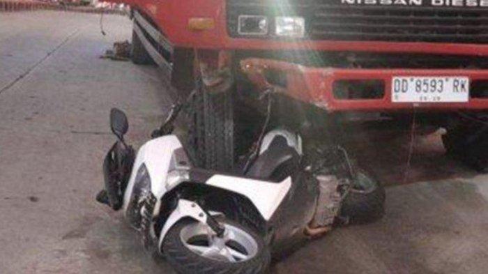 Penampakan kendaraan sepeda motor milik Aipda Yunus, Anggota Satlantas Polres Wajo yang meninggal usai mengalami kecelakaan di Jl Sawerigading, Pattirosompe, Kabupaten Wajo, Sulawesi Selatan (Sulsel), Senin (23/10/2023).