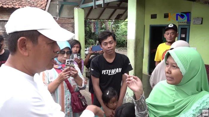 Warga memberikan kesaksian dalam channel YouTube Dedi Mulyadi. Polisi ternyata pernah menangkap anak Pak RT karena kasus pembunuhan Vina Cirebon pada tahun 2016 lalu, namun dibebaskan lagi.