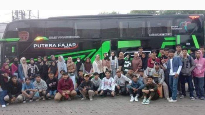 Rombongan siswa SMK Lingga Kencana Depok foto bersama sebelum terjadinya kecelakaan maut, Sabtu (11/5/2024).