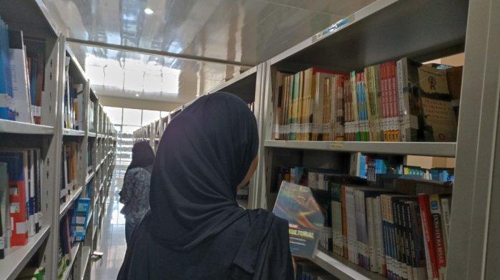 Suasana di ruang baca Perpustakaan Provinsi Bengkulu