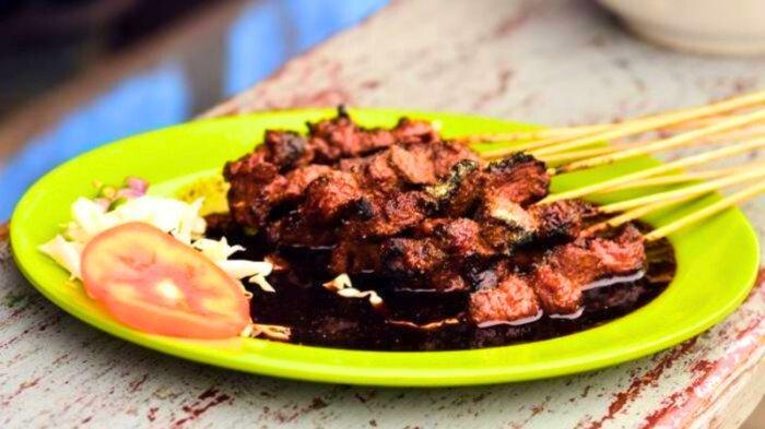 Sate Maranggi berbeda dengan sate lainnya.