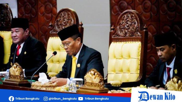 Sumardi Memimpin Sidang Perdana Usai Dilantik jadi Ketua DPRD Provinsi Bengkulu Periode 2024-2029, pada Senin (21/10/2024).