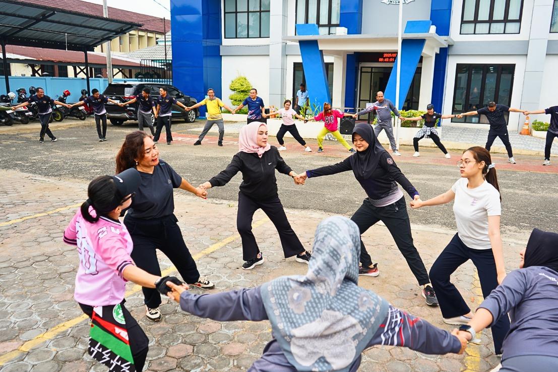 Imigrasi Bengkulu Ajak ASN Jaga Kesehatan dengan Senam dan Skrining Kesehatan