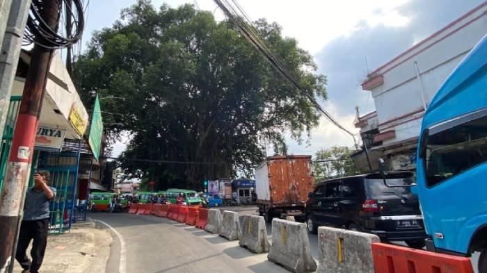 Alun-Alun Empang Kota Bogor memiliki kisah panjang yang babak demi babaknya menarik untuk diulas.