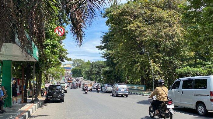 LALU LINTAS DI KOTA BOGOR - Arus lalu lintas di beberapa ruas jalanan Kota Bogor pada Sabtu (19/4/2025) atau hari kedua long weekend lancar.