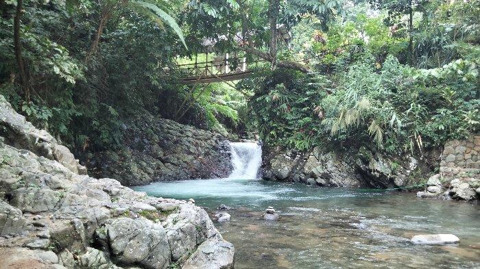 Curug Putri Kencana, tempat wisata Bogor yang tenang sehingga bisa meredakan stres.