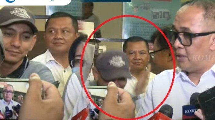 Fakta Pria Bertopi yang Ditampar Tim Hukum Polda Jabar, Ternyata