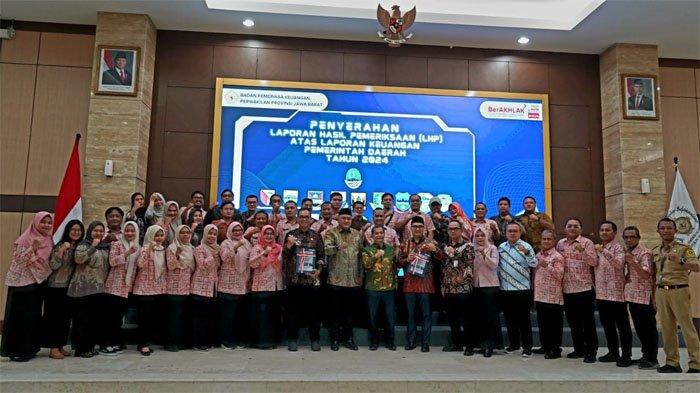 Di bawah kepemimpinan Bupati Bogor Rudy Susmanto dan Wakil Bupati Bogor Jaro Ade, Pemerintah Kabupaten (Pemkab) Bogor kembali meraih Opini Wajar Tanpa Pengecualian (WTP)
