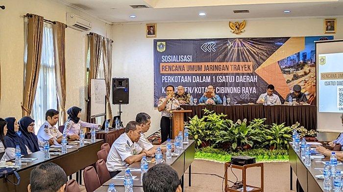 Dinas Perhubungan Kabupaten Bogor akan melaksanakan reformasi angkutan umum melalui rerouting dan penyediaan sarana angkutan umum massal dengan skema buy the service (BTS) bekerja sama dengan Badan Pengelola Trasportasi Jabodetabek (BPTJ) Kementerian Perhubungan