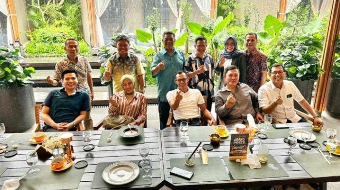 Pertemuan Ketua DPC PPP Elly Rachmat Yasin dengan calon Bupati Bogor dari Partai Golkar Jaro Ade (istimewa)