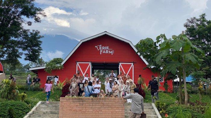 Erif Dairy Farm merupakan tempat wisata baru di Bogor yang terletak tidak jauh dari Taman Safari Indonesia. Suasana alamnya menawarkan keindahan mirip pedesaan di New Zealand.