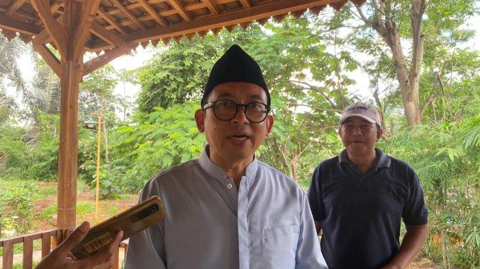 Waketum Gerindra, Fadli Zon akan menyalurkan hak suaranya di wilayah Cisarua, Kabupaten Bogor, Kamis (8/2/2024)