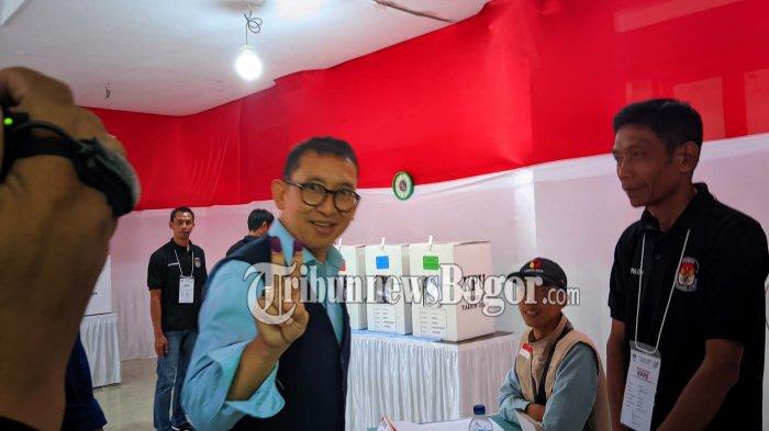 Fadli Zon usai Melakukan Pencoblosan di TPS 13 Kelurahan Cisarua, Kecamatan Cisarua, Kabupaten Bogor, Rabu (14/2/2024).