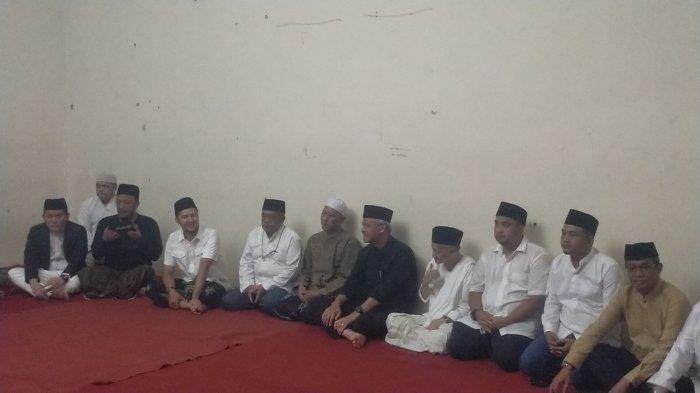 Momen kedatangan Ganjar Pranowo ke Ponpes Al Falak di Pagentongan, Kota Bogor, Rabu (11/10/2023).