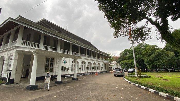 Gedung Bakorwil Kota Bogor terus bersolek sebelum menjadi Kantor Gubernur Jawa Barat Dedi Mulyadi.