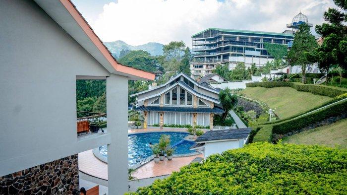Rekomendasi hotel di Bogor yang murah tapi punya pemandangan menawan, termasuk Hotel Ariandri Puncak yang berlokasi di di Jalan Raya Puncak KM 85, Tugu Utara, Kecamatan Cisarua, Kabupaten Bogor.