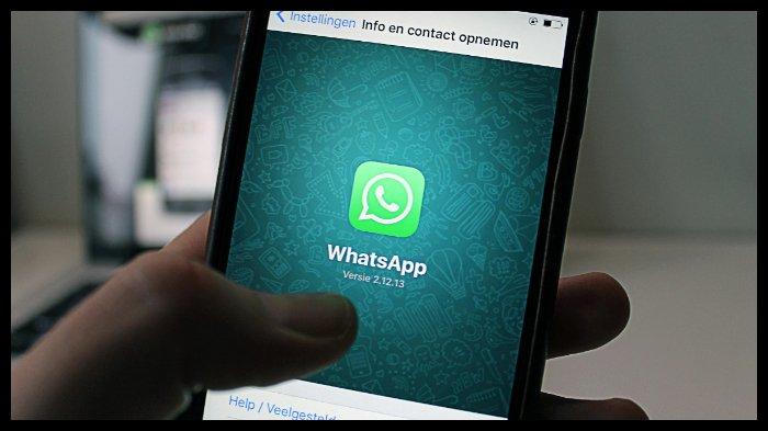 ILUSTRASI Aplikasi perpesanan WhatsApp
