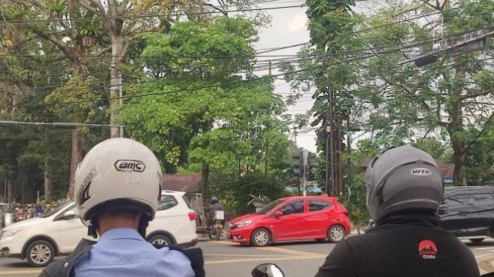Warga mencium bau wangi bunga mawar secara tiba-tiba di tengah kota Kediri