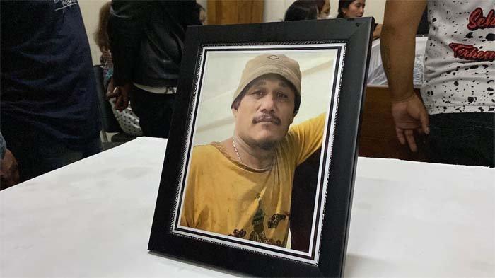 Jenazah Torang Heriyanto atau TB (45) alias Erik yang tewas ditembak di Pasar Mawar, Kecamatan Bogor Tengah, Kota Bogor, disemayamkan di Rumah Duka Sinar Kasih