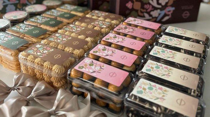 
KULINER BOGOR - Kue kering premium dalam kemasan eksklusif oleh Momina Kitchen pada 2025. Produk ini tersedia dalam berbagai varian, cocok untuk hampers lebaran dan hadiah spesial. 

