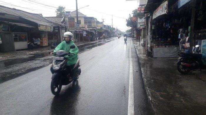 Jalan Raya Galuga, Desa Galuga, Kecamatan Cibungbulang, Kabupaten Bogor yang merupakan lokasi kejadian tabrakan maut viral diduga balap liar, Minggu (29/1/2024).