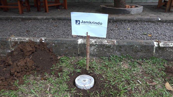 Lubang biopori di SMAN 6 Kota Bogor.