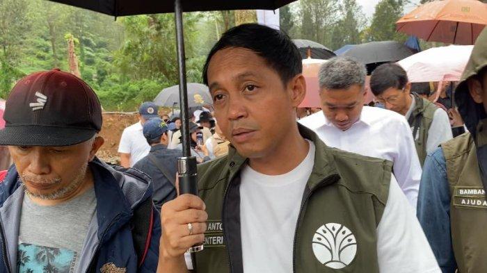 GANJA DI BROMO -  Menteri Kehutanan, Raja Juli Antoni minta area penemuan tanaman ganja di kawasan TNBTS dicek ulang, Sabtu (22/3/2025).
