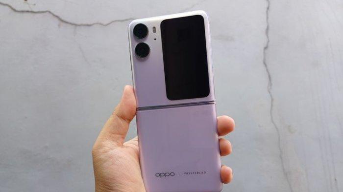 Bagian belakang Oppo Find N2 Flip.