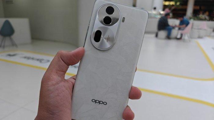 Oppo Reno11 Pro 5G warna Pearl White