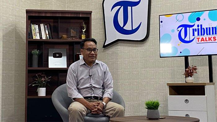 Pengamat politik Unida Gotfridus Goris Seran saat berkunjung ke Kantor Tribun Bogor Jalan Pemuda, Kecamatan Tanah Sareal, Kota Bogor.
