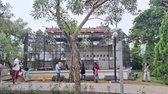 Rumah Burung, di area tempat wisata Cibinong Situ Plaza Bogor, sarana untuk hiburan dan edukasi