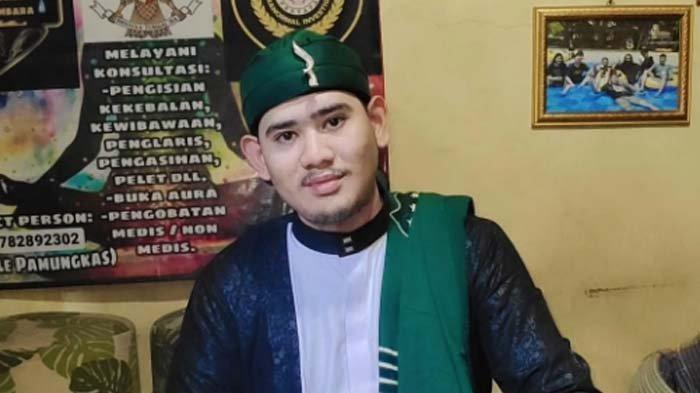 SELEBGRAM KENA KASUS NARKOBA - Seorang selebgram bernama Rafi Ramadhan (24) atau Ki Bule Pamungkas ditangkap polisi karena mengkonsumsi narkoba jenis sabu.