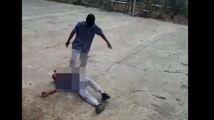 Gaya Sok Jago Siswa SMP saat Bully Adik Kelas Hingga Nyaris Pingsan: Pisahken Aing, Gelut Kabehan