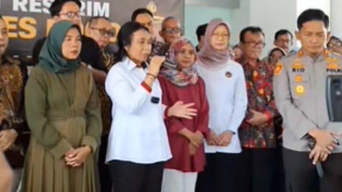 Siti Mendadak Terbata Saat Dilarang Temui Bayi Tertukar, Boleh Video Call Asal Tak Kelihatan Wajah